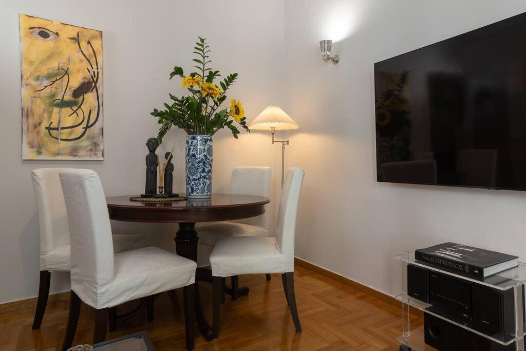 Ferienwohnung Chic N Central Apt In Kolonaki Athen Exterior foto